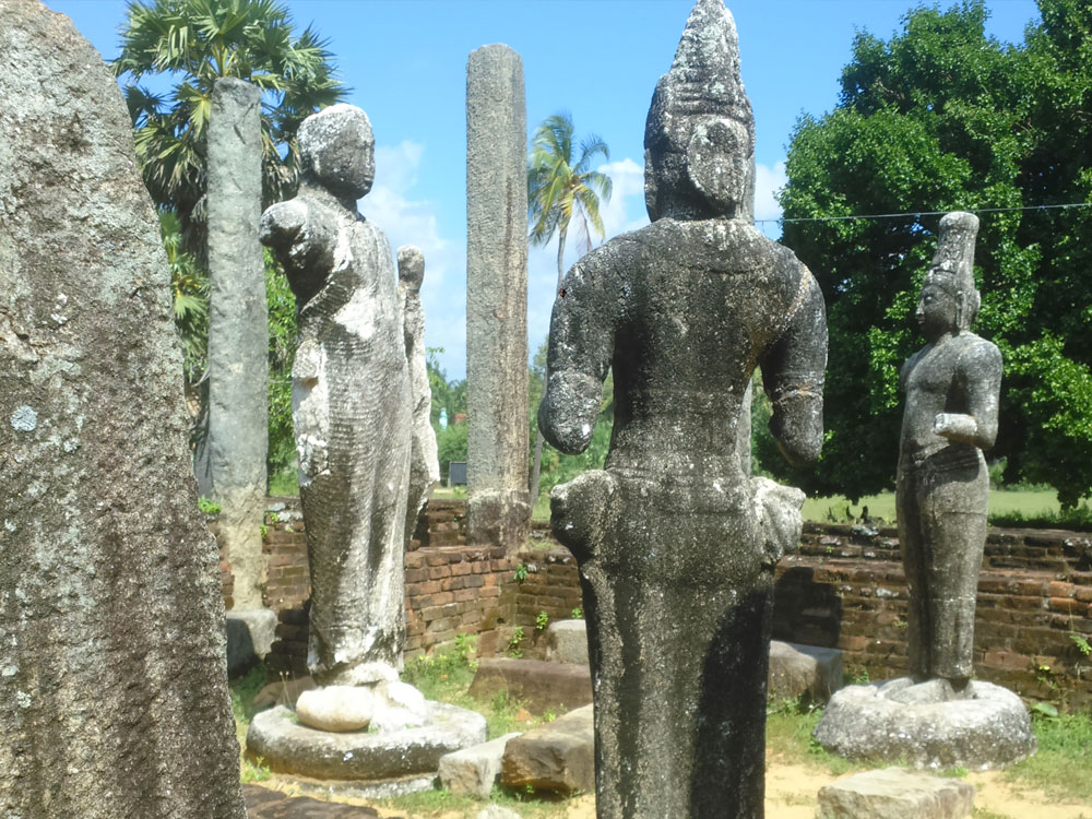 Magul Maha Viharaya, Ampara in Sri Lanka - Magul Maha Viharaya Lahugala - Buddhist Places in Sri Lanka - Magul Maha Viharaya Ancient Temple - Visit Magul Maha Viharaya on your trip to Eastern Province - Magul Maha Viharaya Sri lanka - Ancient Buddhist temple - Lahugala Magul Maha Viharaya - Magul Maha Viharaya, Eastern, Sri Lanka