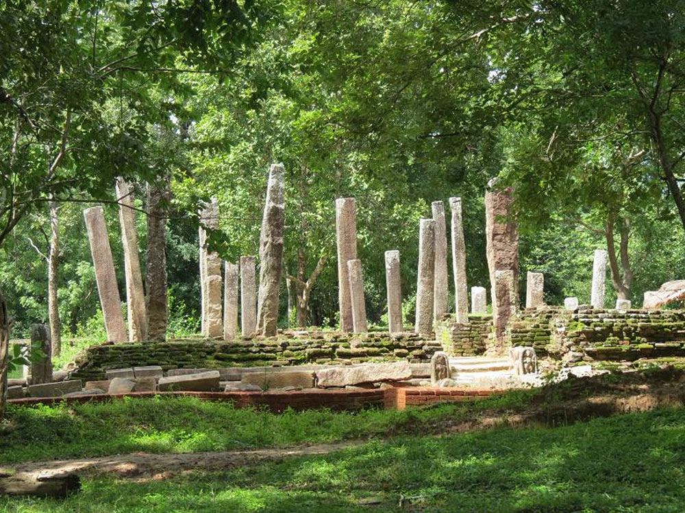 Magul Maha Viharaya, Ampara in Sri Lanka - Magul Maha Viharaya Lahugala - Buddhist Places in Sri Lanka - Magul Maha Viharaya Ancient Temple - Visit Magul Maha Viharaya on your trip to Eastern Province - Magul Maha Viharaya Sri lanka - Ancient Buddhist temple - Lahugala Magul Maha Viharaya - Magul Maha Viharaya, Eastern, Sri Lanka