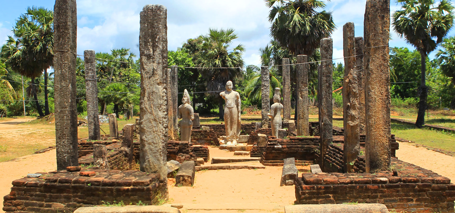 Magul Maha Viharaya, Ampara in Sri Lanka - Magul Maha Viharaya Lahugala - Buddhist Places in Sri Lanka - Magul Maha Viharaya Ancient Temple - Visit Magul Maha Viharaya on your trip to Eastern Province - Magul Maha Viharaya Sri lanka - Ancient Buddhist temple - Lahugala Magul Maha Viharaya - Magul Maha Viharaya, Eastern, Sri Lanka
